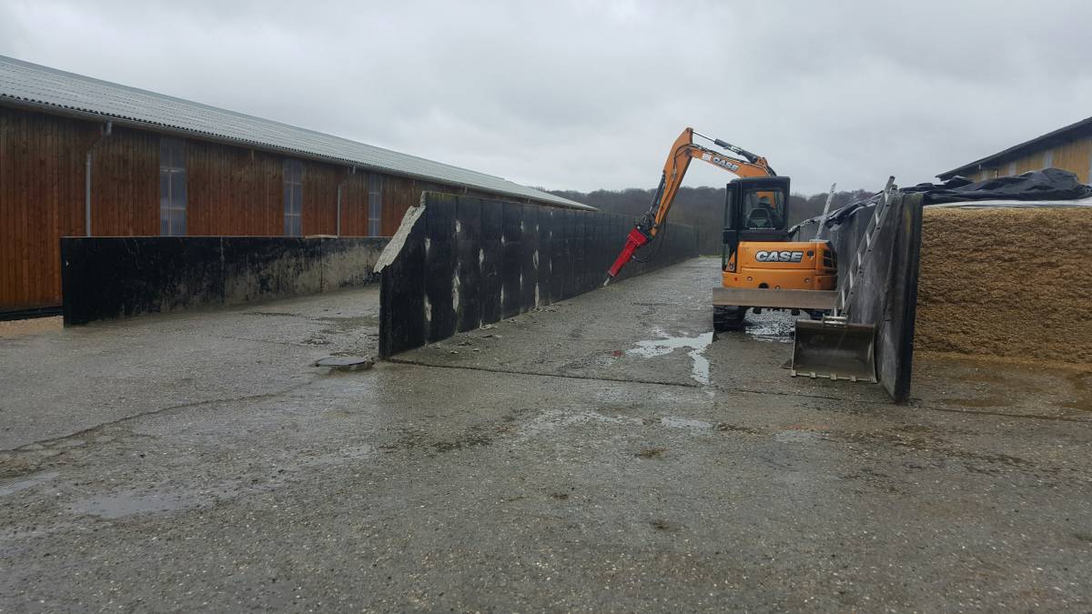 Démolition du silo à fourrage à Ranspach le Haut Kingersheim 1
