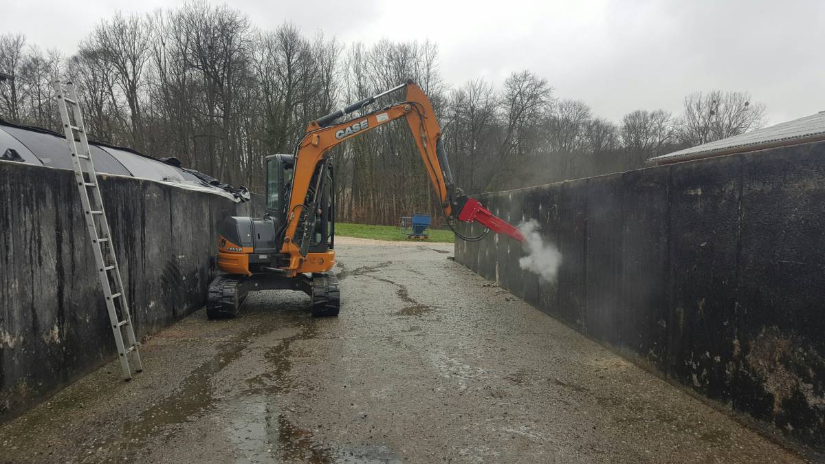 Démolition d&#8217;un silo de fourrage à RANSPACH LE HAUT. Illzach