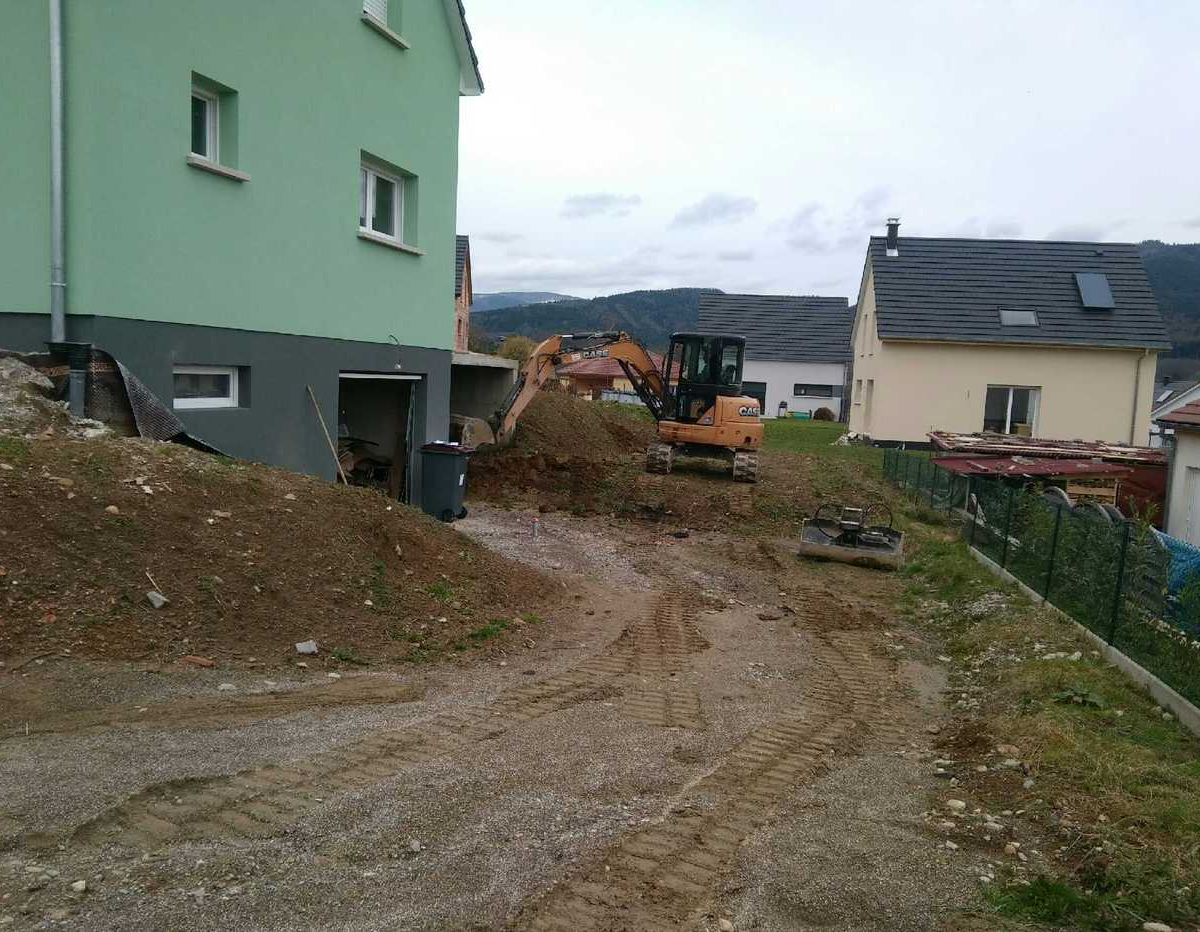 Am&eacute;nagement de jardin en pente : quelles techniques pour &eacute;viter l&rsquo;&eacute;rosion ? Thann