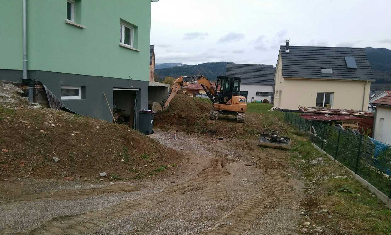 Am&eacute;nagement de jardin en pente : quelles techniques pour &eacute;viter l&rsquo;&eacute;rosion ? Thann