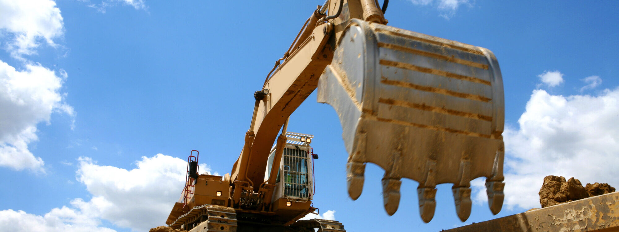 Comment pr&eacute;parer efficacement un terrain pour des fouilles en tranch&eacute;es ? Cernay